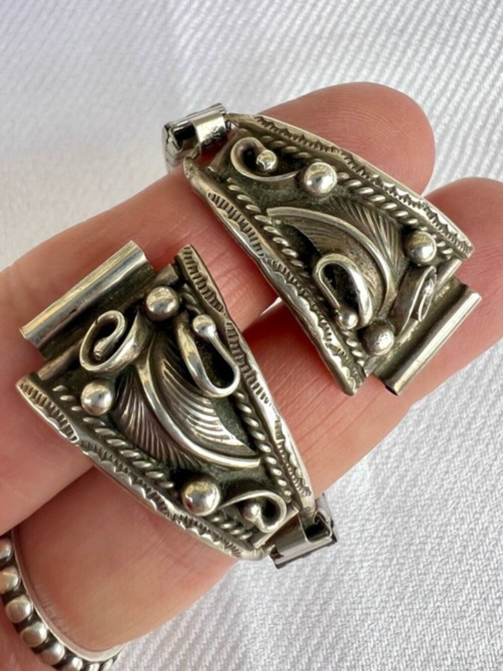Vintage Native Style Sterling Silver Floral Motif Watch Tips & Band